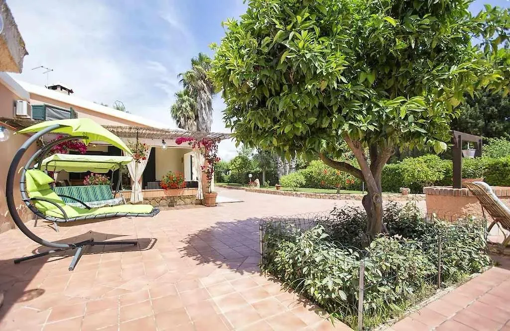 Alghero Villa Galatea Con Giardino Per 8 Persone Vicino Alla Spiaggia Con 4 Camere 0*,  Itália